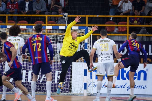 Barcelona v Veszprem - 19th IHF Men s Club World Championship, WM, Weltmeisterschaft 2026 - Final Emil Nielsen of Veszprem plays during the final match of the 19th IHF Men s Club World Championship 2026 between Barcelona and Veszprem at the New Administrative Capital Covered Hall on October 1, 2026. New Cairo -New Capital Egypt  Copyright: xAymanxArefx originalFilename:aref-notitle261001_npygg.jpg