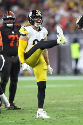 Pittsburgh Steelers T.J. Watt (90) celebrates a sack on Cleveland Browns Deshaun Watson (4) during the fourth quarter at Huntington Bank Field in Cleveland, Ohio on Thursday October 1, 2026. The Browns defeated the Steelers 27-24. CLE20261001129 AARONxJOSEFCZYK