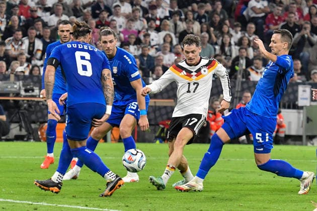 From left, battling for the ball: Nemanja Gudelj (Serbia 6), Srdan Babic (Serbia 15), Florian Wirtz (Germany 17), Nemanja Maksimovic (Serbia 5) January 10, 2026 ¢ Soccer ¢ Nations League ¢ Germany vs. Serbia, Allianz Arena, Munich, Bavaria, Germany Copyright: xpepphotox xSaschaxWeizx pep00321, pep_20261001_hm