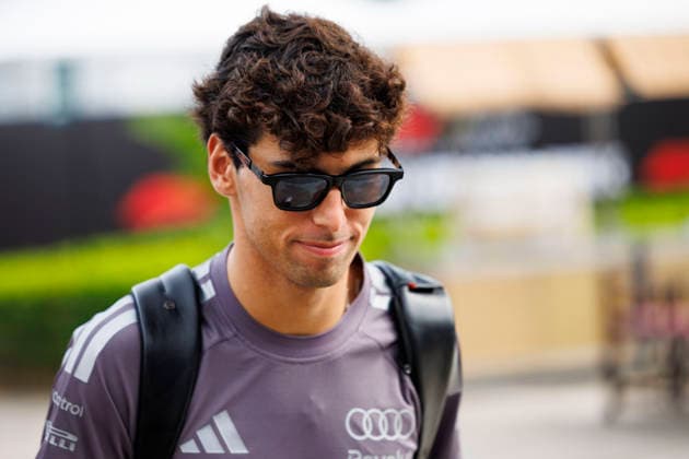 RECORD DATE NOT STATED 2nd October 2026; Sepang IC, Kuala Lumpur, Malaysia; Formula 1, Bahrain Grand Prix, Free Practice Day; Gabriel Bortoleto (5) of Brazil and Audi Revolut F1 Team arriving at the Bahrain Grand Prix StephenxBlackberry
