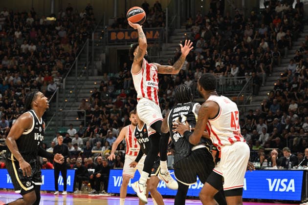 Virtus Bologna v Olympiacos Piraeus - Euroleague 2026 2027 Tyler Dorsey of Olympiacos Piraeus Basketball plays during the EuroLeague Basketball Championship 2026 2027, Matchday 3 of the Regular Season game between Virtus Bologna and Olympiacos Piraeus at PalaDozza in Bologna, Italy, on October 1, 2026. Bologna Italy Italy Copyright: xRobertoxTommasinix originalFilename:tommasini-virtusbo261001_np52y