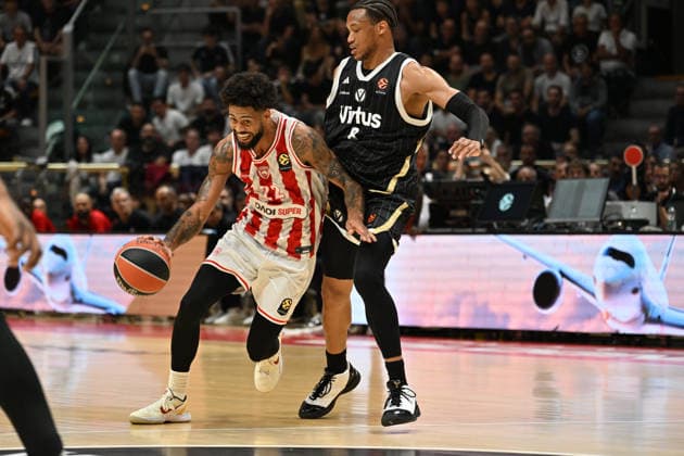 Virtus Bologna v Olympiacos Piraeus - Euroleague 2026 2027 Tyler Dorsey of Olympiacos Piraeus Basketball is contrasted by Wendell Moore Jr. of Virtus Bologna during the EuroLeague Basketball Championship 2026 2027, Matchday 3 of the Regular Season game between Virtus Bologna and Olympiacos Piraeus at PalaDozza in Bologna, Italy, on October 1, 2026. Bologna Italy Italy Copyright: xRobertoxTommasinix originalFilename:tommasini-virtusbo261001_npbcF