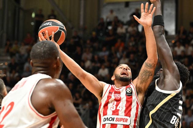 Virtus Bologna v Olympiacos Piraeus - Euroleague 2026 2027 Cory Joseph of Olympiacos Piraeus Basketball during the EuroLeague Basketball Championship 2026 2027, Matchday 3 of the regular season game between Virtus Bologna and Olympiacos Piraeus at PalaDozza in Bologna, Italy, on October 1, 2026. Bologna Italy Italy Copyright: xRobertoxTommasinix originalFilename:tommasini-virtusbo261001_nphq9