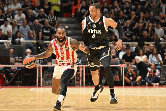 Virtus Bologna v Olympiacos Piraeus - Euroleague 2026 2027 Codi Miller-McIntyre of Olympiacos Piraeus Basketball is followed by Wendell Moore Jr. of Virtus Bologna during the EuroLeague Basketball Championship 2026 2027, Matchday 3 of the regular season game between Virtus Bologna and Olympiacos Piraeus at PalaDozza in Bologna, Italy, on October 1, 2026. Bologna Italy Italy Copyright: xRobertoxTommasinix originalFilename:tommasini-virtusbo261001_npKRv