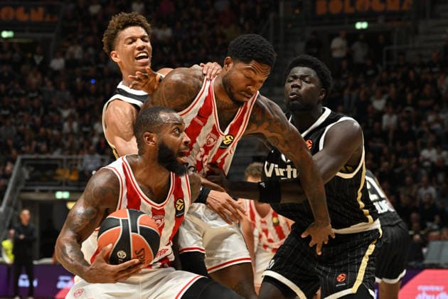 Virtus Bologna v Olympiacos Piraeus - Euroleague 2026 2027 Codi Miller-McIntyre of Olympiacos Piraeus Basketball during the EuroLeague Basketball Championship 2026 2027, Matchday 3 of the Regular Season game between Virtus Bologna and Olympiacos Piraeus at PalaDozza in Bologna, Italy, on October 1, 2026. Bologna Italy Italy Copyright: xRobertoxTommasinix originalFilename:tommasini-virtusbo261001_nplQn
