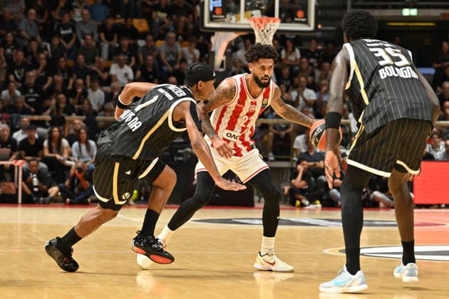 Virtus Bologna v Olympiacos Piraeus - Euroleague 2026 2027 Tyler Dorsey of Olympiacos Piraeus Basketball plays during the EuroLeague Basketball Championship 2026 2027, Matchday 3 of the Regular Season game between Virtus Bologna and Olympiacos Piraeus at PalaDozza in Bologna, Italy, on October 1, 2026. Bologna Italy Italy Copyright: xRobertoxTommasinix originalFilename:tommasini-virtusbo261001_npN76
