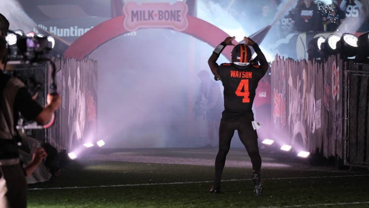 Oct 01, 2026; Deshaun Watson 4 during the Pittsburgh Steelers vs Cleveland Browns game in Cleveland, OH, USA; at Huntington Bank Field. Mandatory Credit: -Cal Media Cleveland USA - ZUMAcp5_ 20261001_faf_cp5_006 Copyright: xJasonxPohuskix