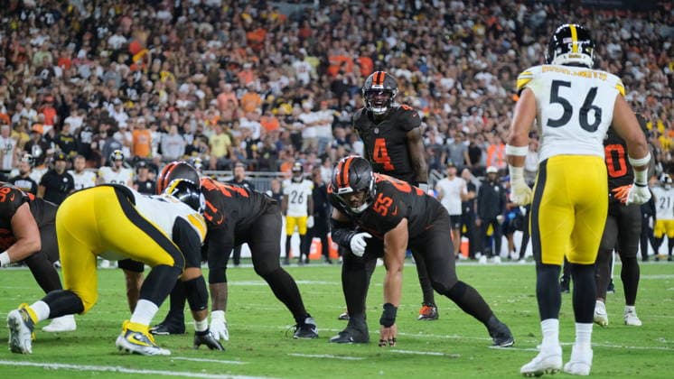 Oct 01, 2026; Deshaun Watson 4 during the Pittsburgh Steelers vs Cleveland Browns game in Cleveland, OH, USA; at Huntington Bank Field. Mandatory Credit: -Cal Media Cleveland USA - ZUMAcp5_ 20261001_faf_cp5_011 Copyright: xJasonxPohuskix