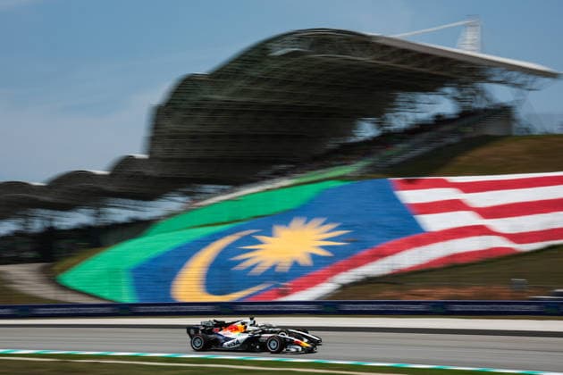 F1 - BAHRAIN GRAND PRIX IN MALAYSIA 2026 41 LINDBLAD Arvid (gbr), Visa Cash App RB F1 Team VCARB03, action and 11 PEREZ Sergio (mex), Cadillac F1 Team MAC-26, action during the 2026 Formula 1 Bahrain Grand Prix in Malaysia, 16th round of the 2026 Formula One World Championship, WM, Weltmeisterschaft from October 2 to 4, 2026 on the Sepang International Circuit, in Sepang, Malaysia - SepangMalaysia Copyright: xEricxAlonsox