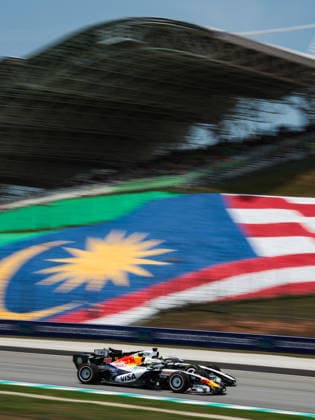 F1 - BAHRAIN GRAND PRIX IN MALAYSIA 2026 41 LINDBLAD Arvid (gbr), Visa Cash App RB F1 Team VCARB03, action and 11 PEREZ Sergio (mex), Cadillac F1 Team MAC-26, action during the 2026 Formula 1 Bahrain Grand Prix in Malaysia, 16th round of the 2026 Formula One World Championship, WM, Weltmeisterschaft from October 2 to 4, 2026 on the Sepang International Circuit, in Sepang, Malaysia - SepangMalaysia Copyright: xEricxAlonsox