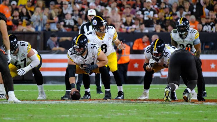 Oct 01, 2026; Aaron Rodgers 8 during the Pittsburgh Steelers vs Cleveland Browns game in Cleveland, OH, USA; at Huntington Bank Field. Mandatory Credit: -Cal Media NFL, American Football Herren, USA 2026: Browns Vs Steelers OCT 01  - ZUMAcp5_ 20261001_faf_cp5_034 Copyright: xJasonxPohuskix