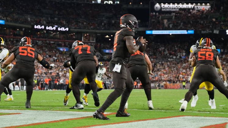 Oct 01, 2026; Deshaun Watson 4 during the Pittsburgh Steelers vs Cleveland Browns game in Cleveland, OH, USA; at Huntington Bank Field. Mandatory Credit: -Cal Media Cleveland USA - ZUMAcp5_ 20261001_faf_cp5_035 Copyright: xJasonxPohuskix