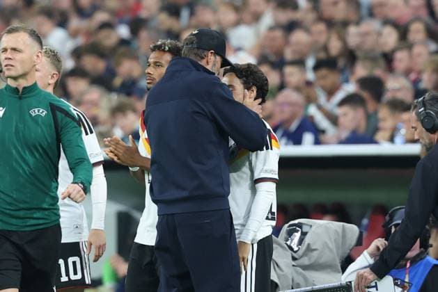 National Team Coach Jürgen Klopp with Mika Baur 14 before he entered the game, Germany vs. Serbia, Soccer, UEFA Nations League, Matchday 3, October 1, 2026, Munich, Bavaria, Germany Copyright: xkolbert-press ChristianxKolbertx