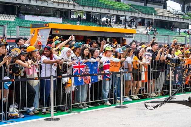 MOTORSPORTS - Formula 1 - 2026 Bahrain Grand Prix in Malaysia Photo by IPA ABACAPRESS.COM89208058 - F1 Malaysian fans during Media Day for the 2026 Formula 1 Gulf Air Bahrain Grand Prix in Malaysia at the Sepang International Circuit in Sepang, Malaysia. Round 16 of 23 in the 2026 FIA Formula One World Championship, WM, Weltmeisterschaft held October 2–4, 2026. The race was moved from Bahrain to Malaysia and held at the Sepang International Circuit during the 2026 Bahrain Grand Prix in Malaysia, part of the Formula 1 Championship on October 1, 2026. Copyright: xIPAxSport ABACAx