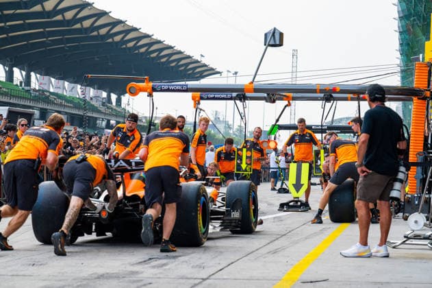MOTORSPORTS - Formula 1 - 2026 Bahrain Grand Prix in Malaysia Photo by IPA ABACAPRESS.COM89208047 - McLaren Mastercard F1 Team pit stop practice during Media Day for the 2026 Formula 1 Gulf Air Bahrain Grand Prix in Malaysia at the Sepang International Circuit in Sepang, Malaysia. Round 16 of 23 of the 2026 FIA Formula One World Championship, WM, Weltmeisterschaft held October 2–4, 2026. The race was moved from Bahrain to Malaysia and held at the Sepang International Circuit during the 2026 Bahrain Grand Prix in Malaysia, part of the Formula 1 Championship on October 1, 2026. Copyright: xIPAxSport ABACAx
