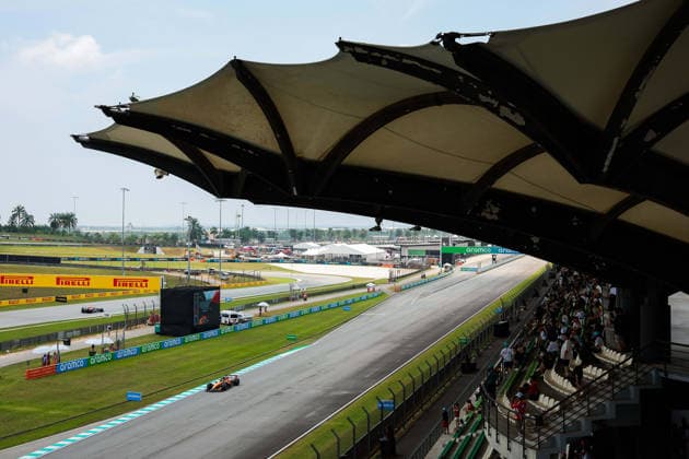 F1 - BAHRAIN GRAND PRIX IN MALAYSIA 2026 01 NORRIS Lando (gbr), McLaren F1 Team MCL40, action during the 2026 Formula 1 Bahrain Grand Prix in Malaysia, 16th round of the 2026 Formula One World Championship, WM, Weltmeisterschaft from October 2 to 4, 2026 on the Sepang International Circuit, in Sepang, Malaysia - SepangMalaysia  Copyright: xEricxAlonsox