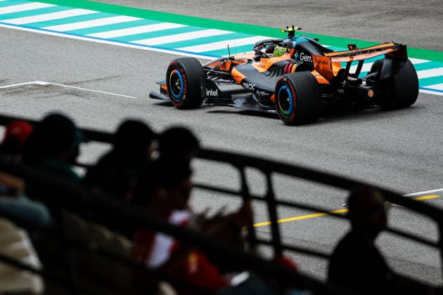 F1 - BAHRAIN GRAND PRIX IN MALAYSIA 2026 01 NORRIS Lando (gbr), McLaren F1 Team MCL40, action during the 2026 Formula 1 Bahrain Grand Prix in Malaysia, 16th round of the 2026 Formula One World Championship, WM, Weltmeisterschaft from October 2 to 4, 2026 on the Sepang International Circuit, in Sepang, Malaysia - SepangMalaysia  Copyright: xEricxAlonsox