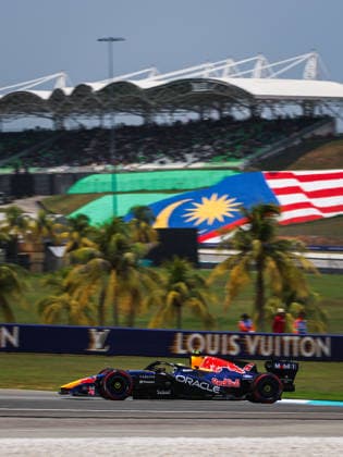 F1 - BAHRAIN GRAND PRIX IN MALAYSIA 2026 06 HADJAR Isack (fra), Red Bull Racing Ford RB22, action during the 2026 Formula 1 Bahrain Grand Prix in Malaysia, 16th round of the 2026 Formula One World Championship, WM, Weltmeisterschaft from October 2 to 4, 2026 on the Sepang International Circuit, in Sepang, Malaysia - SepangMalaysia  Copyright: xANTONINxVINCENTx