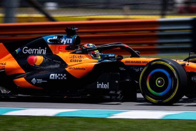 F1 - BAHRAIN GRAND PRIX IN MALAYSIA 2026 81 PIASTRI Oscar (aus), McLaren F1 Team MCL40, action during the 2026 Formula 1 Bahrain Grand Prix in Malaysia, 16th round of the 2026 Formula One World Championship, WM, Weltmeisterschaft from October 2 to 4, 2026 on the Sepang International Circuit, in Sepang, Malaysia - SepangMalaysia Copyright: xALBERTOxVIMERCATIx