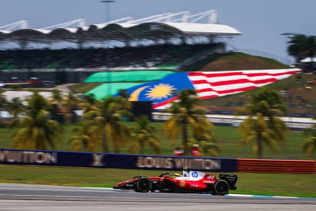 F1 - BAHRAIN GRAND PRIX IN MALAYSIA 2026 44 HAMILTON Lewis (gbr), Scuderia Ferrari SF-26, action during the 2026 Formula 1 Bahrain Grand Prix in Malaysia, 16th round of the 2026 Formula One World Championship, WM, Weltmeisterschaft from October 2 to 4, 2026 on the Sepang International Circuit, in Sepang, Malaysia - SepangMalaysia  Copyright: xANTONINxVINCENTx