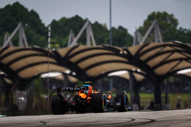 F1 - BAHRAIN GRAND PRIX IN MALAYSIA 2026 01 NORRIS Lando (gbr), McLaren F1 Team MCL40, action during the 2026 Formula 1 Bahrain Grand Prix in Malaysia, 16th round of the 2026 Formula One World Championship, WM, Weltmeisterschaft from October 2 to 4, 2026 on the Sepang International Circuit, in Sepang, Malaysia - SepangMalaysia  Copyright: xANTONINxVINCENTx