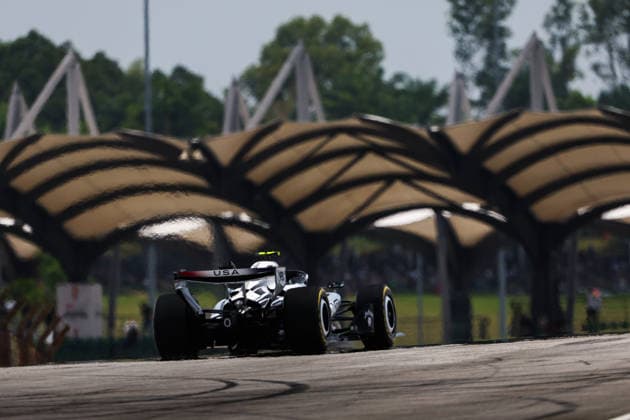 F1 - BAHRAIN GRAND PRIX IN MALAYSIA 2026 11 PEREZ Sergio (mex), Cadillac F1 Team MAC-26, action during the 2026 Formula 1 Bahrain Grand Prix in Malaysia, 16th round of the 2026 Formula One World Championship, WM, Weltmeisterschaft from October 2 to 4, 2026 on the Sepang International Circuit, in Sepang, Malaysia - SepangMalaysia Copyright: xANTONINxVINCENTx