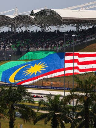 F1 - BAHRAIN GRAND PRIX IN MALAYSIA 2026 44 HAMILTON Lewis (gbr), Scuderia Ferrari SF-26, action during the 2026 Formula 1 Bahrain Grand Prix in Malaysia, 16th round of the 2026 Formula One World Championship, WM, Weltmeisterschaft from October 2 to 4, 2026 on the Sepang International Circuit, in Sepang, Malaysia - SepangMalaysia  Copyright: xANTONINxVINCENTx