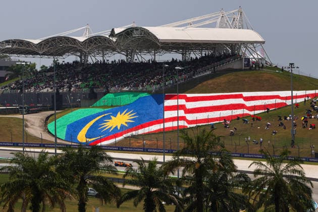 F1 - BAHRAIN GRAND PRIX IN MALAYSIA 2026 01 NORRIS Lando (gbr), McLaren F1 Team MCL40, action during the 2026 Formula 1 Bahrain Grand Prix in Malaysia, 16th round of the 2026 Formula One World Championship, WM, Weltmeisterschaft from October 2 to 4, 2026 on the Sepang International Circuit, in Sepang, Malaysia - SepangMalaysia  Copyright: xANTONINxVINCENTx