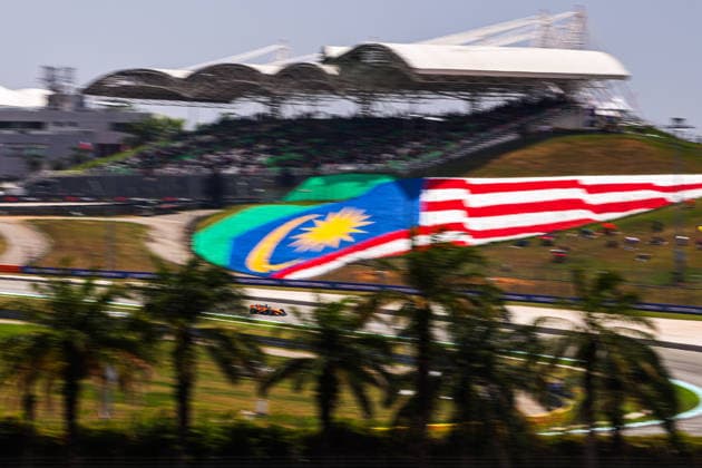 F1 - BAHRAIN GRAND PRIX IN MALAYSIA 2026 81 PIASTRI Oscar (aus), McLaren F1 Team MCL40, action during the 2026 Formula 1 Bahrain Grand Prix in Malaysia, 16th round of the 2026 Formula One World Championship, WM, Weltmeisterschaft from October 2 to 4, 2026 on the Sepang International Circuit, in Sepang, Malaysia - SepangMalaysia Copyright: xANTONINxVINCENTx