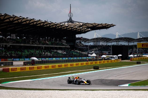 F1 - BAHRAIN GRAND PRIX IN MALAYSIA 2026 30 LAWSON Liam (nzl), Visa Cash App RB F1 Team VCARB03, action during the 2026 Formula 1 Bahrain Grand Prix in Malaysia, 16th round of the 2026 Formula One World Championship, WM, Weltmeisterschaft from October 2 to 4, 2026 on the Sepang International Circuit, in Sepang, Malaysia - SepangMalaysia Copyright: xALBERTOxVIMERCATIx