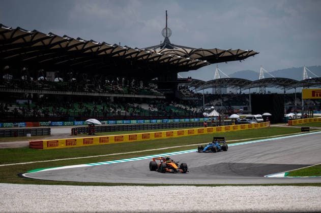 F1 - BAHRAIN GRAND PRIX IN MALAYSIA 2026 01 NORRIS Lando (gbr), McLaren F1 Team MCL40, action during the 2026 Formula 1 Bahrain Grand Prix in Malaysia, 16th round of the 2026 Formula One World Championship, WM, Weltmeisterschaft from October 2 to 4, 2026 on the Sepang International Circuit, in Sepang, Malaysia - SepangMalaysia  Copyright: xALBERTOxVIMERCATIx