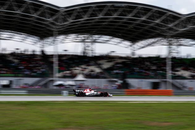F1 - BAHRAIN GRAND PRIX IN MALAYSIA 2026 31 OCON Esteban (fra), TGR Haas F1 Team VF-26, action during the 2026 Formula 1 Bahrain Grand Prix in Malaysia, 16th round of the 2026 Formula One World Championship, WM, Weltmeisterschaft from October 2 to 4, 2026 on the Sepang International Circuit, in Sepang, Malaysia - SepangMalaysia Copyright: xALBERTOxVIMERCATIx