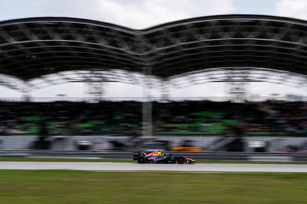 F1 - BAHRAIN GRAND PRIX IN MALAYSIA 2026 06 HADJAR Isack (fra), Red Bull Racing Ford RB22, action during the 2026 Formula 1 Bahrain Grand Prix in Malaysia, 16th round of the 2026 Formula One World Championship, WM, Weltmeisterschaft from October 2 to 4, 2026 on the Sepang International Circuit, in Sepang, Malaysia - SepangMalaysia Copyright: xALBERTOxVIMERCATIx