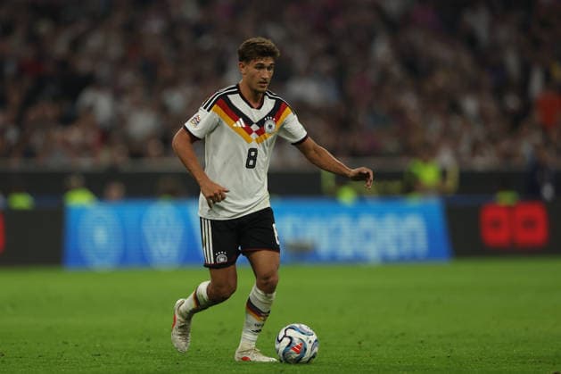 MUNICH, GERMANY - OCTOBER 01: Tom Bischof of Germany national team, Nationalteam controls ball during the UEFA Nations League 2026 27 League A match between Germany and Serbia at Allianz Arena on October 01, 2026 in Munich, Germany. Germany National team v Serbia National team Copyright: xARTx
