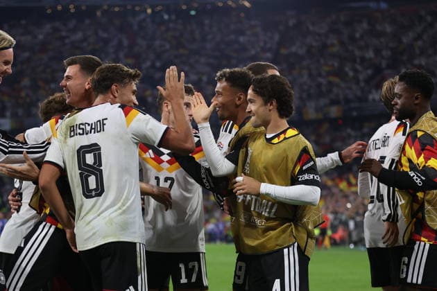 MUNICH, GERMANY - OCTOBER 01: Tom Bischof of Germany national team, Nationalteam goal celebration with Finn Jeltsch during the UEFA Nations League 2026 27 League A match between Germany and Serbia at Allianz Arena on October 01, 2026 in Munich, Germany. Germany National team v Serbia National team Copyright: xx