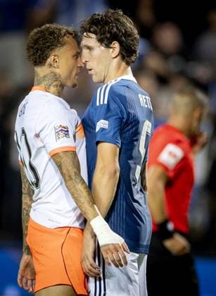 THESSALONIKI - Noa Lang of the Netherlands, Panagiotis Retsos of Greece (lr) during the UEFA Nations League match between Greece and the Netherlands at Toumba Stadium on 1 October 2026 in Greece. KOEN VAN WEEL ANP xVIxANPxSportx xxANPxIVx 571186260 originalFilename: 571186260
