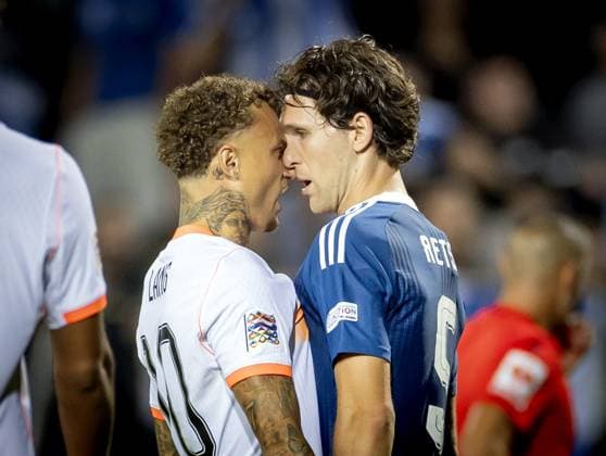 THESSALONIKI - Noa Lang of the Netherlands, Panagiotis Retsos of Greece (lr) during the UEFA Nations League match between Greece and the Netherlands at Toumba Stadium on 1 October 2026 in Greece. KOEN VAN WEEL ANP xVIxANPxSportx xxANPxIVx 571186272 originalFilename: 571186272
