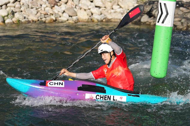 (261002) -- TOYOTA, Oct. 2, 2026 -- Chen Lin of China competes during the women s kayak cross final of canoe slalom at the 20th Asian Games Aichi-Nagoya 2026 in Toyota of Aichi Prefecture, Japan, Oct. 2, 2026. ) (SP)JAPAN-TOYOTA-ASIAN GAMES-CANOE SLALOM-WOMEN S KAYAK CROSS ZhangxHaobo