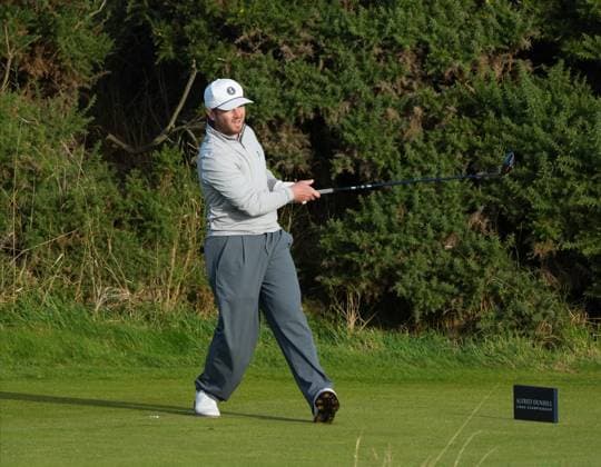Michael Stewart on the first tee. Alfred Dunhill Links Championship, Round 2, Kingsbarns, Tayside, UK, Scotland - 02 Oct 2026 United Kingdom  Copyright: xStuartxWallace Shutterstockx 17181491n