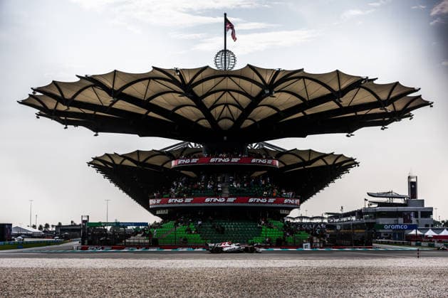 2026 Formula One Bahrain Grand Prix Sepang Circuit, Kuala Lumpur, Malaysia. 2.October.2026; Oliver Bearman of Great Britain and TGR Haas F1 Team during Free Practice 2 Formula One Bahrain Grand Prix Kuala Lumpur Sepang Circuit Malaysia Copyright: xJayxHiranox