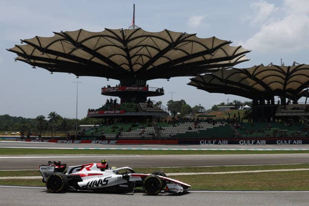 F1 Bahrain GP practice session in Malaysia SEPANG, MALAYSIA - OCTOBER 2: Oliver Bearman of Haas during the practice ahead of the Formula 1 Bahrain Grand Prix at Sepang International Circuit in Sepnag, Malaysia on October 2, 2026. Jakub Porzycki Anadolu Sepang Malaysia. Editorial use only. Please get in touch for any other usage. Copyright: x2026xAnadoluxJakubxPorzyckix
