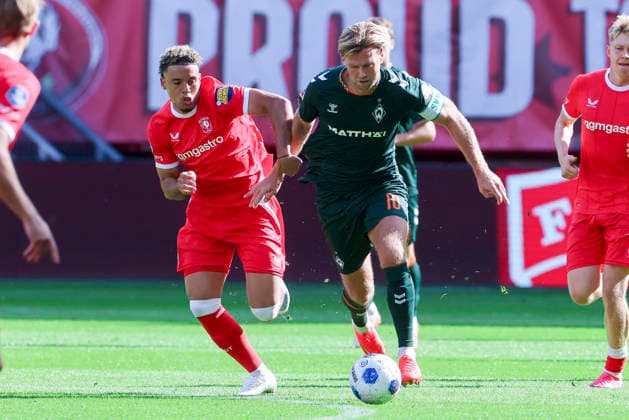 Daouda Weidmann of FC Twente Enschede and Niclas Fuellkrug of Werder Bremen battle for the ball during the friendly match between FC Twente Enschede and Werder Bremen at De Grolsch Veste on October 2, 2026, in Enschede, Netherlands Photo by Marco Steinbrenner, DeFodi Images Daouda Weidmann of FC Twente Enschede and Niclas Fuellkrug of Werder Bremen battle for the ball during the friendly match between FC Twente Enschede and Werder Bremen at De Grolsch Veste on October 2, 2026 in Enschede, Netherlands. Photo by Marco Steinbrenner, DeFodi Images. Photo by Marco Steinbrenner, DeFodi Images.