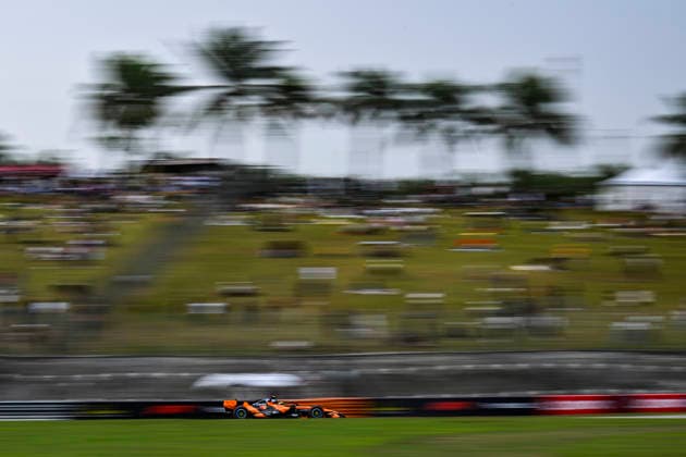 F1 - BAHRAIN GRAND PRIX IN MALAYSIA 2026 01 NORRIS Lando (gbr), McLaren F1 Team MCL40, action during the 2026 Formula 1 Bahrain Grand Prix in Malaysia, 16th round of the 2026 Formula One World Championship, WM, Weltmeisterschaft from October 2 to 4, 2026 on the Sepang International Circuit, in Sepang, Malaysia - SepangMalaysia  Copyright: xALBERTOxVIMERCATIx