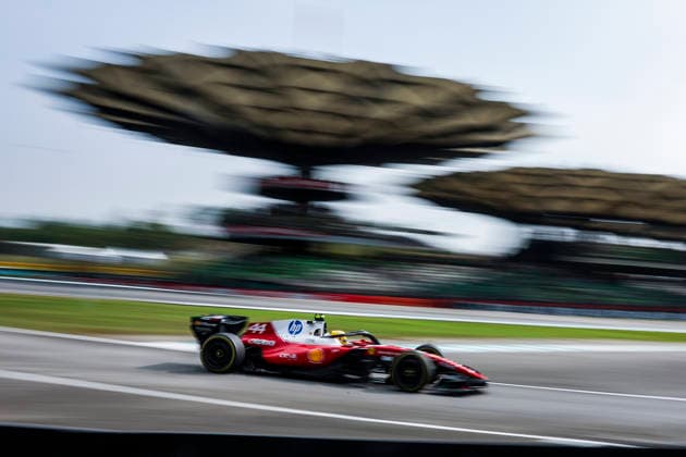 F1 - BAHRAIN GRAND PRIX IN MALAYSIA 2026 44 HAMILTON Lewis (gbr), Scuderia Ferrari SF-26, action during the 2026 Formula 1 Bahrain Grand Prix in Malaysia, 16th round of the 2026 Formula One World Championship, WM, Weltmeisterschaft from October 2 to 4, 2026 on the Sepang International Circuit, in Sepang, Malaysia - SepangMalaysia  Copyright: xANTONINxVINCENTx