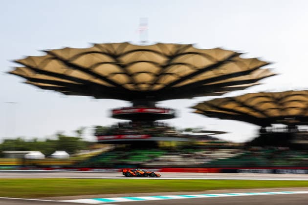 F1 - BAHRAIN GRAND PRIX IN MALAYSIA 2026 01 NORRIS Lando (gbr), McLaren F1 Team MCL40, action during the 2026 Formula 1 Bahrain Grand Prix in Malaysia, 16th round of the 2026 Formula One World Championship, WM, Weltmeisterschaft from October 2 to 4, 2026 on the Sepang International Circuit, in Sepang, Malaysia - SepangMalaysia  Copyright: xANTONINxVINCENTx
