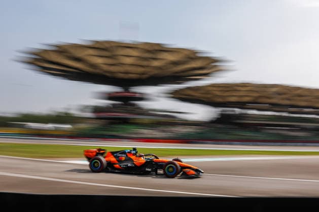 F1 - BAHRAIN GRAND PRIX IN MALAYSIA 2026 81 PIASTRI Oscar (aus), McLaren F1 Team MCL40, action during the 2026 Formula 1 Bahrain Grand Prix in Malaysia, 16th round of the 2026 Formula One World Championship, WM, Weltmeisterschaft from October 2 to 4, 2026 on the Sepang International Circuit, in Sepang, Malaysia - SepangMalaysia Copyright: xANTONINxVINCENTx
