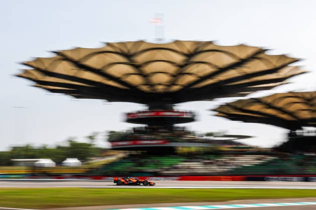 F1 - BAHRAIN GRAND PRIX IN MALAYSIA 2026 81 PIASTRI Oscar (aus), McLaren F1 Team MCL40, action during the 2026 Formula 1 Bahrain Grand Prix in Malaysia, 16th round of the 2026 Formula One World Championship, WM, Weltmeisterschaft from October 2 to 4, 2026 on the Sepang International Circuit, in Sepang, Malaysia - SepangMalaysia Copyright: xANTONINxVINCENTx