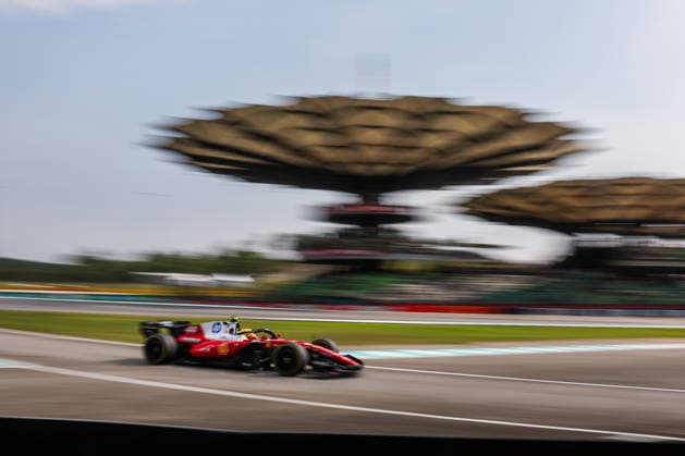 F1 - BAHRAIN GRAND PRIX IN MALAYSIA 2026 44 HAMILTON Lewis (gbr), Scuderia Ferrari SF-26, action during the 2026 Formula 1 Bahrain Grand Prix in Malaysia, 16th round of the 2026 Formula One World Championship, WM, Weltmeisterschaft from October 2 to 4, 2026 on the Sepang International Circuit, in Sepang, Malaysia - SepangMalaysia  Copyright: xANTONINxVINCENTx