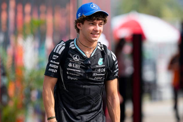 FORMULA 1 BAHRAIN GRAND PRIX IN MALAYSIA 2026 Kimi Antonelli (ITA) 12 Mercedes arriving for practice during the Formula 1 Gulf Air Bahrain Grand Prix in Malaysia 2026, Round 16 of the 2026 Formula 1 World Championship, WM, Weltmeisterschaft from 2nd - 4th October 2026 at Sepang International Circuit, Sepang, Malaysia. Credit: Robbie Hoad Every Second Media Editorial use only. All images are copyright Every Second Media Limited. No images may be reproduced without prior permission. Copyright: xIMAGO EveryxSecondxMediax ESM-2195-0185 RobbiexHoadx xEveryxSecondxMediax