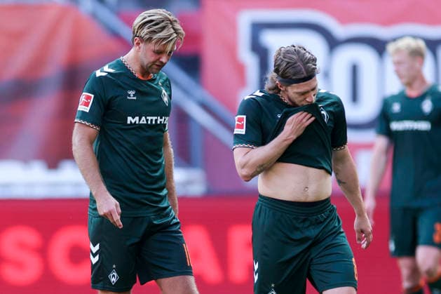 Niclas Fuellkrug of Werder Bremen and Mitchell Weiser of Werder Bremen look disappointed during the friendly match between FC Twente Enschede and Werder Bremen at De Grolsch Veste on October 2, 2026, in Enschede, Netherlands Photo by Marco Steinbrenner, DeFodi Images Niclas Fuellkrug of Werder Bremen and Mitchell Weiser of Werder Bremen look dejected during the friendly match between FC Twente Enschede and Werder Bremen at De Grolsch Veste on October 2, 2026, in Enschede, Netherlands. Photo by Marco Steinbrenner, DeFodi Images. Photo by Marco Steinbrenner, DeFodi Images.